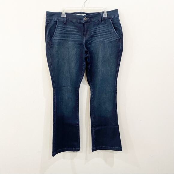 Torrid 202087 Stretch Boyfriend Straight Blue Denim Jeans 16R - Picture 1 of 9
